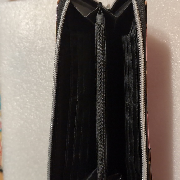 Pokemon wallet - Picture 3 of 4